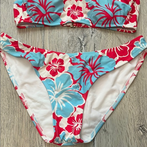 Floral Bikini Set in Red and Blue - Picture 2 of 11